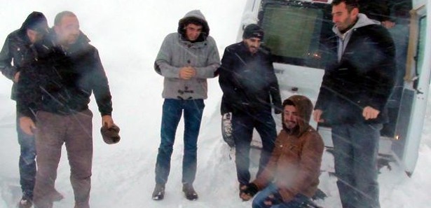 Doğum sancısı çeken kadına 4 saatte ulaşıldı