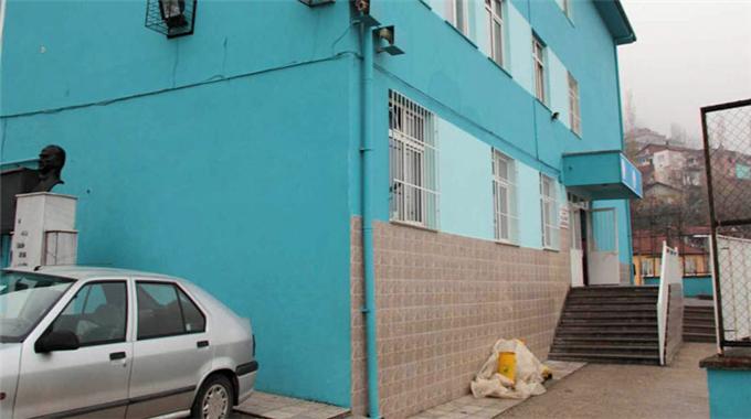 Sınıfta şok intihar!