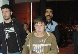 Sigara kullanmam dedi, bıçaklandı