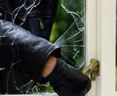 Hırsızı evde düşürdüğü döviz fişi tutuklattı