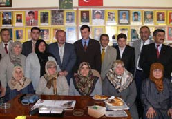 Şehit aileleri istismar ediliyor