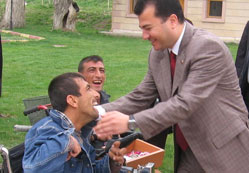 Erdal’a yeni araba için kampan