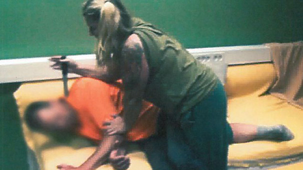 Erkek arkadaşını bıçaklayan kadından mektup