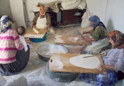 Kışlık yufkalar hazırlanıyor