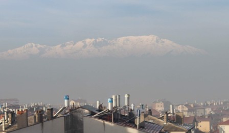 Beyşehir'de sis hayatı felç etti