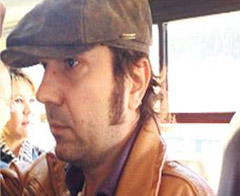 Halil Sezai halk otobüsünde