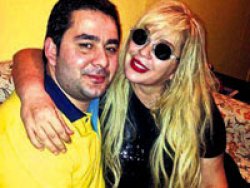 Zerrin Özer umduğunu Azerilerde buldu