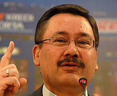 Gökçek tazminat kazandı