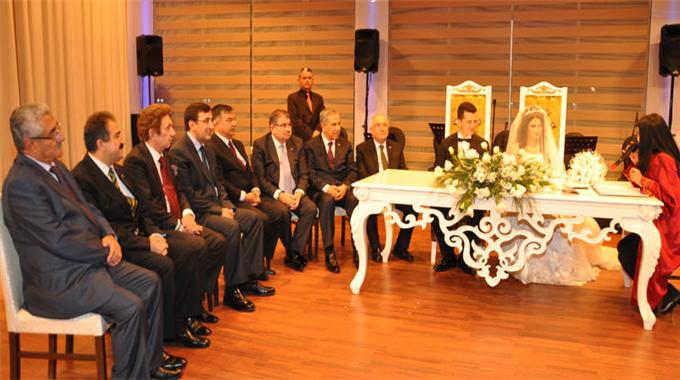 Devletin zirvesini buluşturan nikah