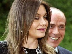 Berlusconi her ay 4 milyon dolar nafaka ödeyecek