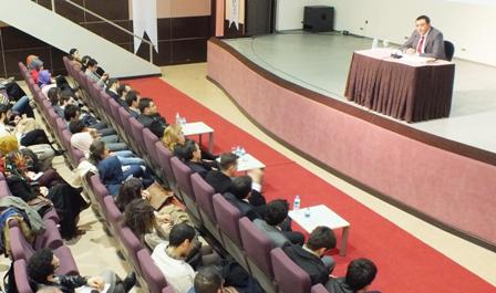 Akış, başkanlık sistemi ve yeni anayasayı anlattı