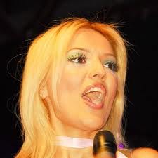 Akalın'ı Münih'te kızdırıp sahneyi terk ettiren olay