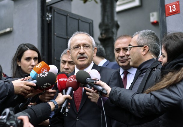 Soner Yalçın'ı ziyaret etti