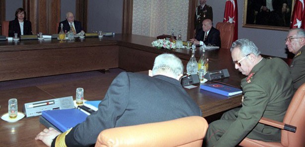 Fişleme belgelerindeki pes dedirten detay