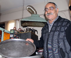 Hırsızlar 3 kilo şeker, 2 kilo çay çaldı