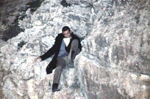 Kalede intihardan polis vazgeçirdi