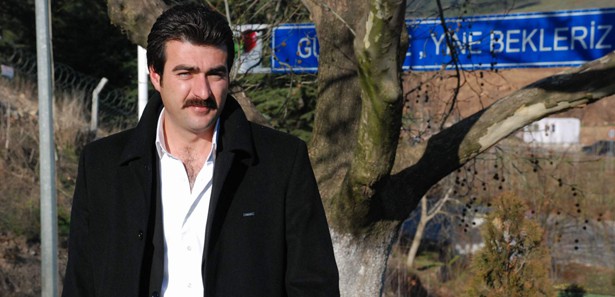 Diziler bu muhtarın peşinde