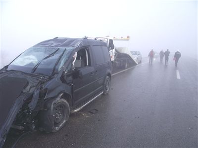 Yoğun sis zincirleme kazaya neden oldu