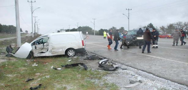 Erzurum'da trafik kazası: 8 yaralı