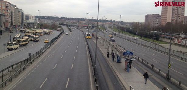İstanbul'da yollar bomboş kaldı!