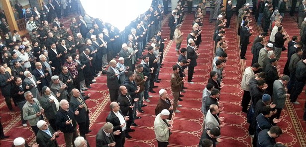 180 vakit camiye gelene tablet hediye