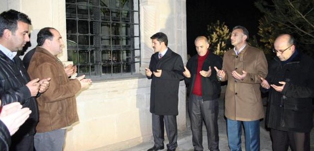 2013'e mezarlıkta girdiler