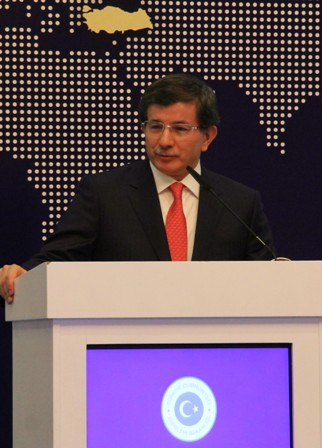 Davutoğlu büyükelçilere konuştu