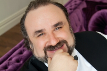 Hakan Aysev'in sesinden ilahiler yükselecek