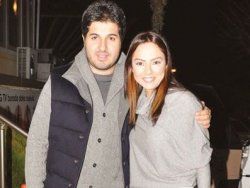 Ebru Gündeş'in kızı Alara iki bakıcıyla büyüyor