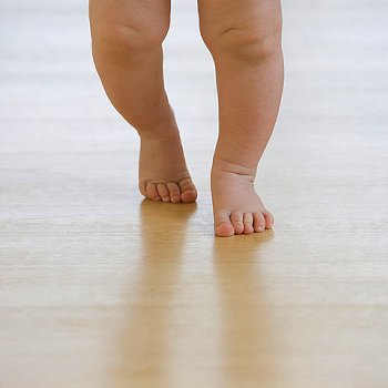 Erkek çocuğunuzun yürüyüşüne dikkat edin