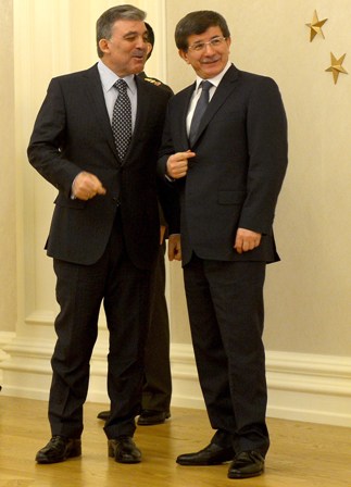 Gül büyükelçilere yemek verdi