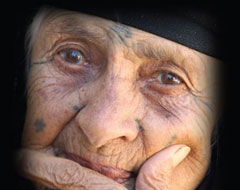 Kampanya afişindeki Hatice Nine konuştu