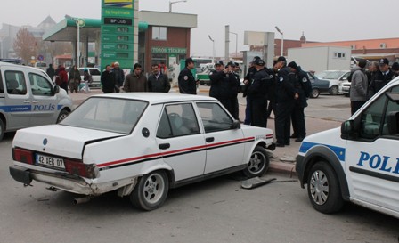 Otomobil hırsızı 3 kişi tutuklandı