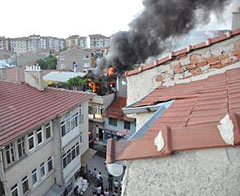 Sivas'ta ev yangını: 1 ölü