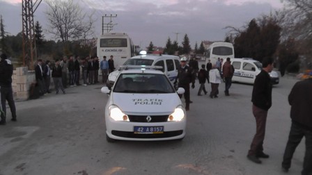 Bıçak sapıyla başından yaralandı