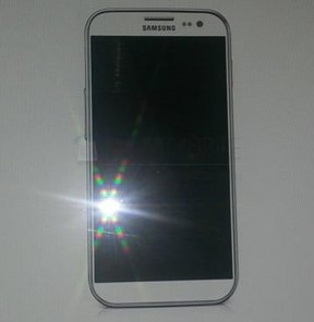 Samsung Galaxy S4'den ilk görüntü