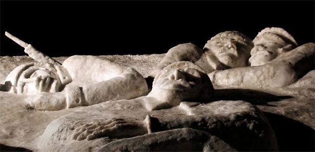 Kardan şehit heykelleri törenle açıldı