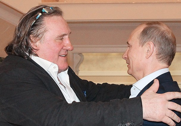Depardieu Rus pasaportunu aldı
