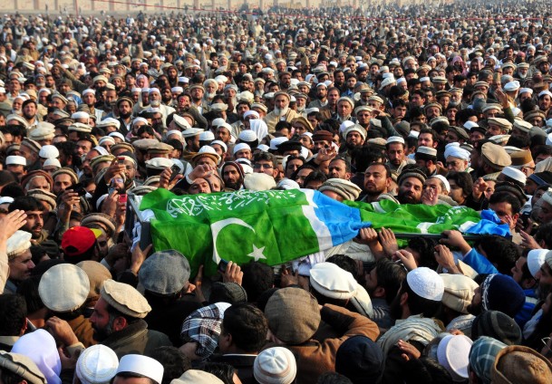 Pakistan, barışçı lider Ahmed'i uğurladı