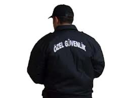 Güvenlik görevlisi dehşet saçtı