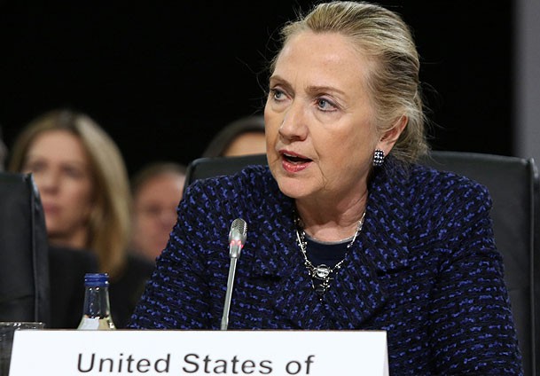 Clinton işbaşı yapıyor