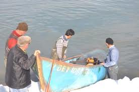 Suğla Gölündeki balıkçıların kış mesaisi