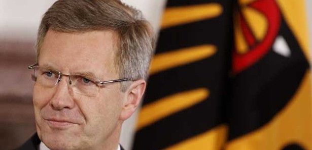 Önce işinden, şimdi de eşinden ayrıldı