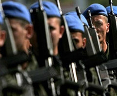 Askerler zehirlendi: 1 ölü