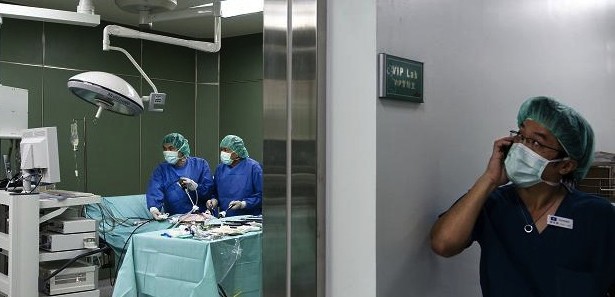 Hastalar üzerinde milyon dolarlık bahis!