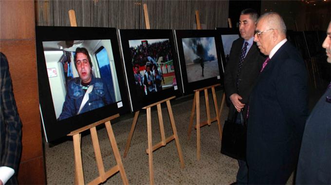 'Gazetecilerin Zor Anları' sergisi