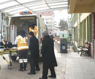 Cenaze yolunda kaza: 5 yaralı