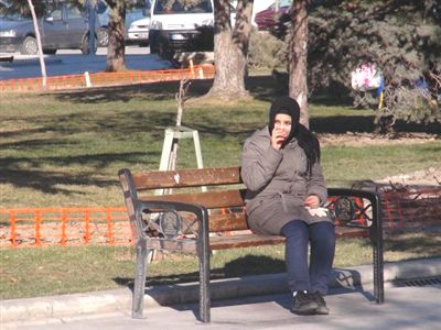 Konya'da kent merkezinde güneş, yollarda kar