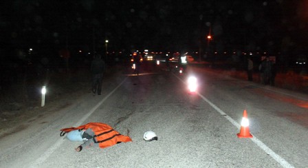 Kazada ölen oğlu için 2 yıldır gözyaşı döküyor