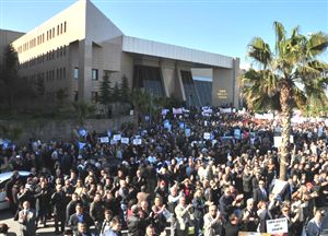 Avukata soru soran yandı!